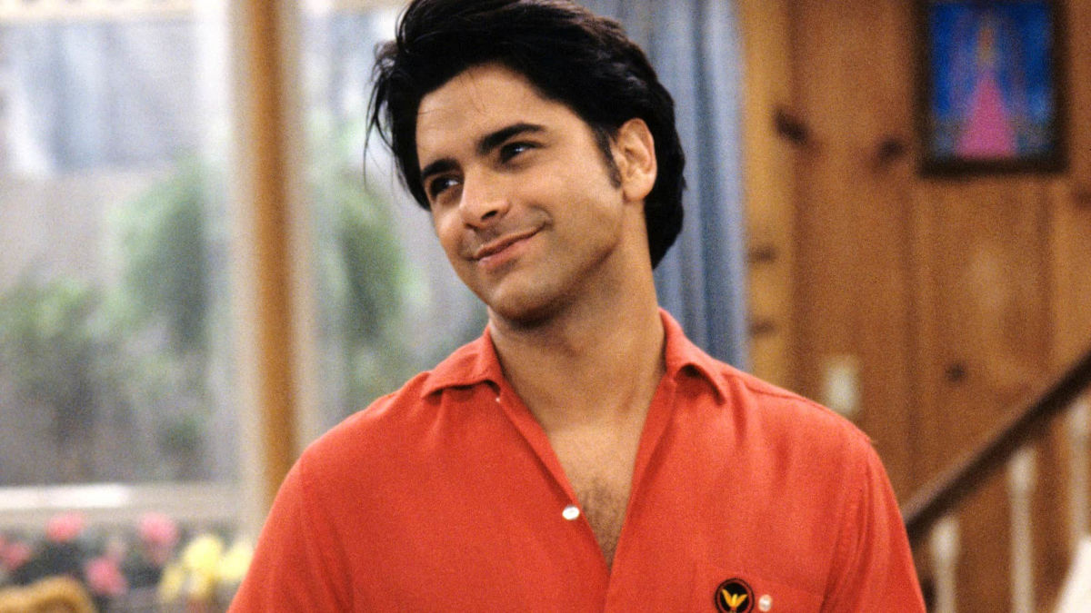 John Stamos, Lion au brushing parfait : il a dompté les années 90… et ton cœur