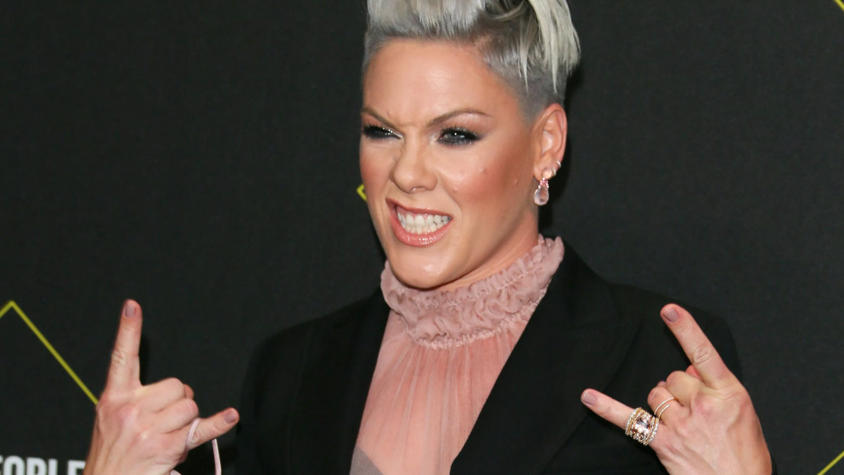 Pink, une Vierge rebelle qui a fait du chaos un art